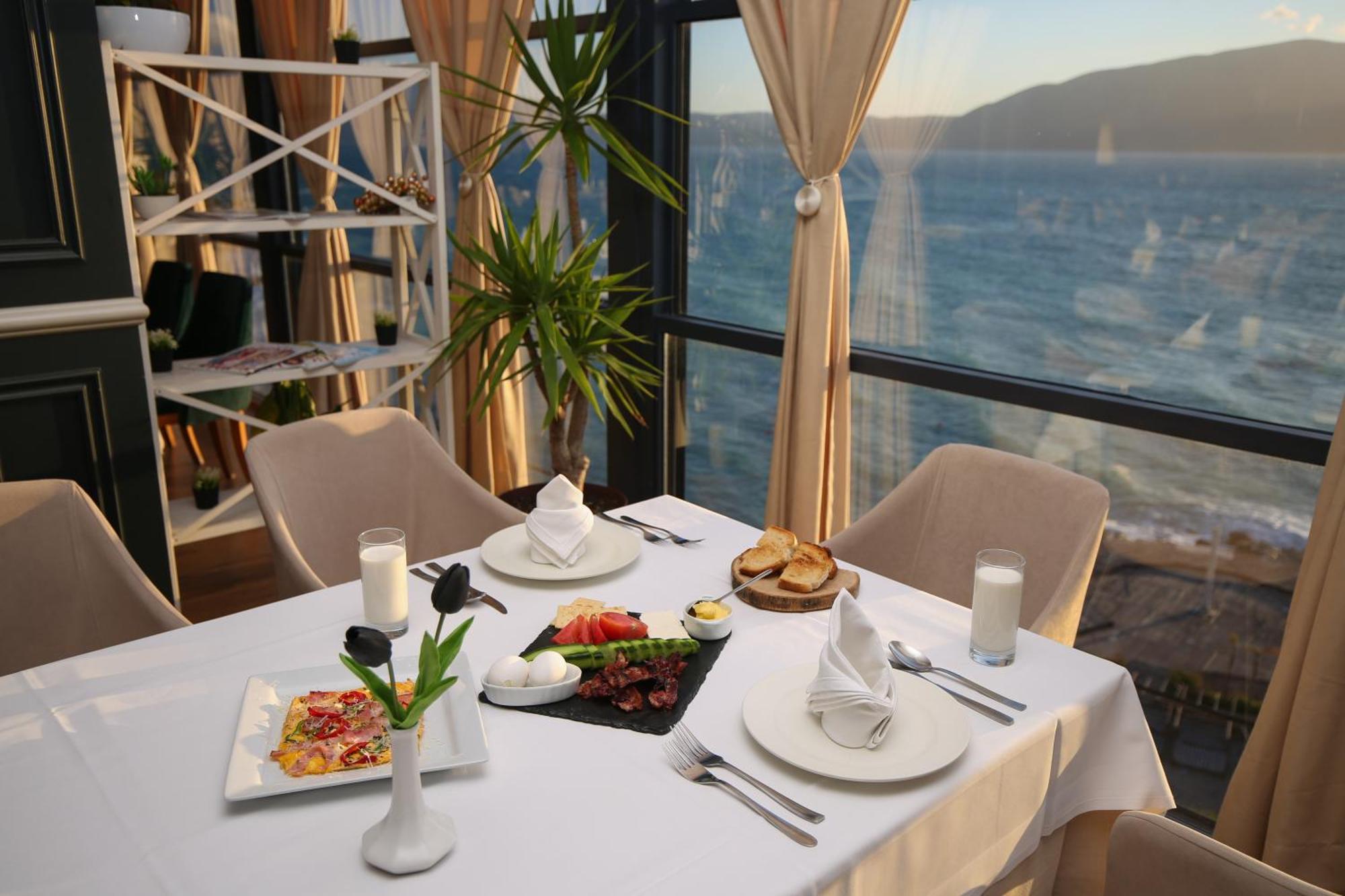 Blue Bay Hotel *