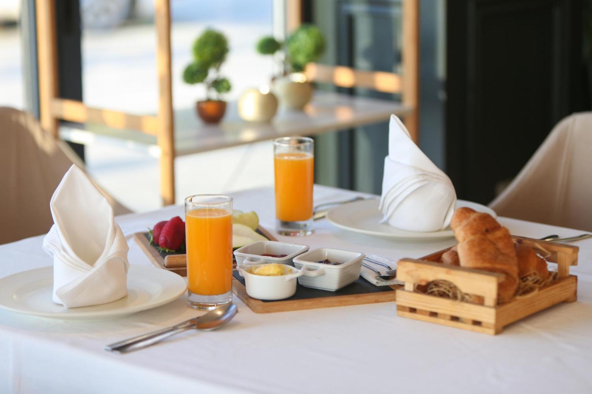 Blue Bay Hotel Kanine